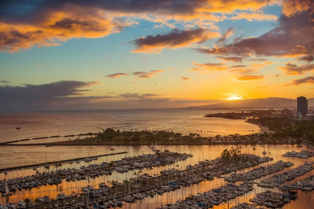 @ Marbella Lane - Oceanview Suite Steps To Beach 호놀룰루 아파트